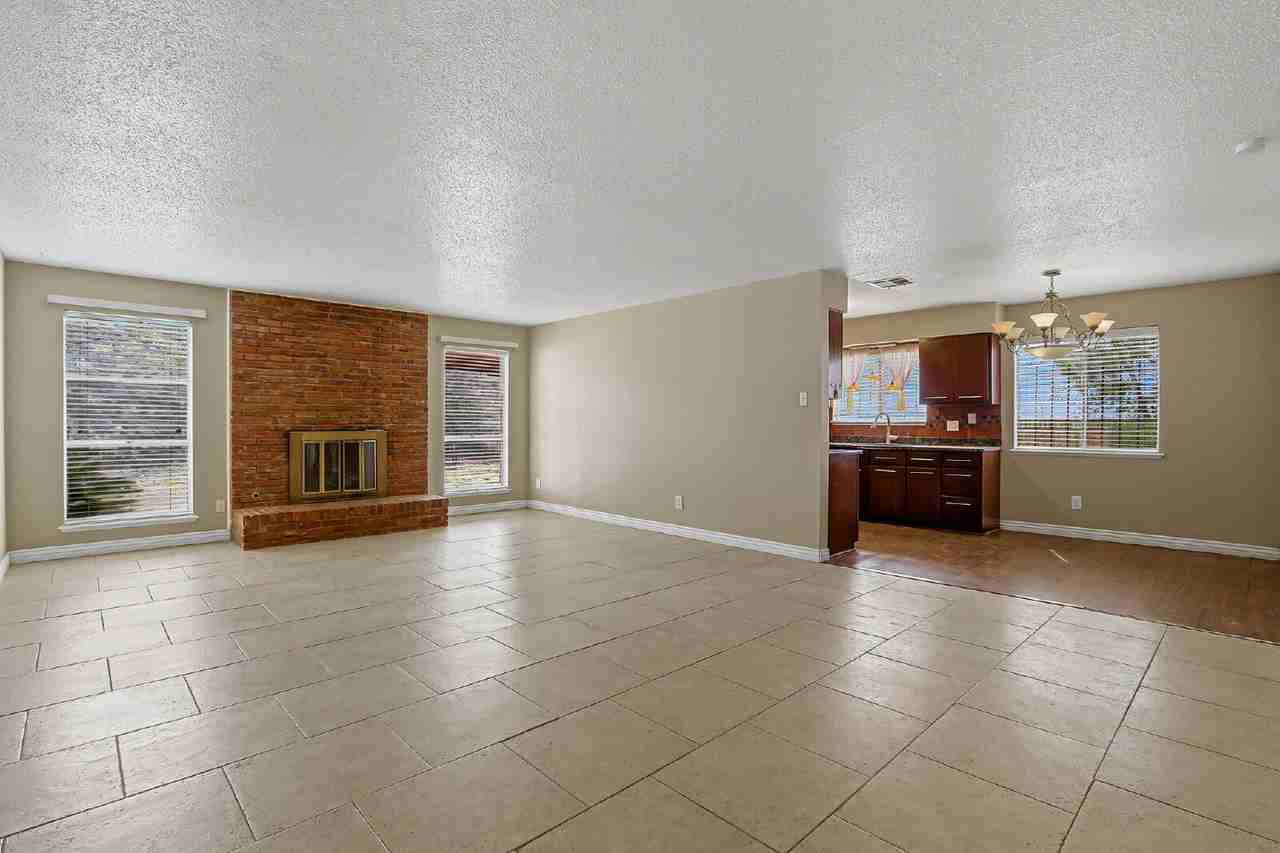 6613 Escondido Dr #B - Photo 4 of 29