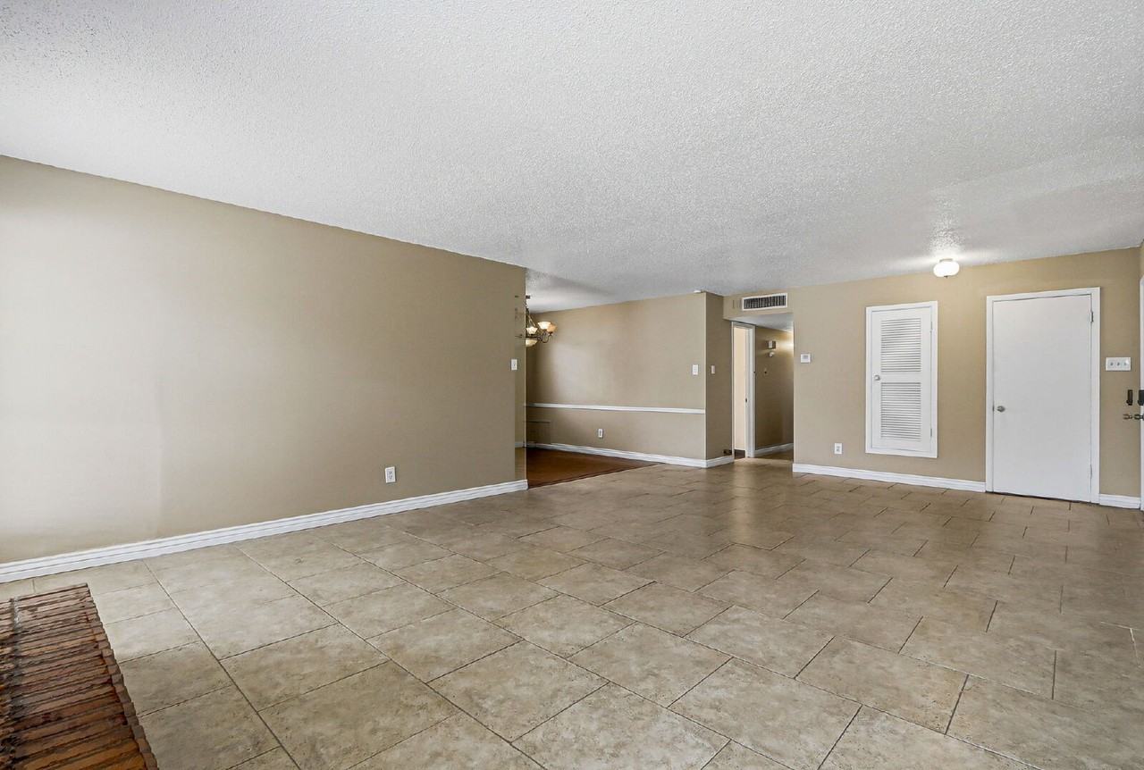 6613 Escondido Dr #B - Photo 5 of 29