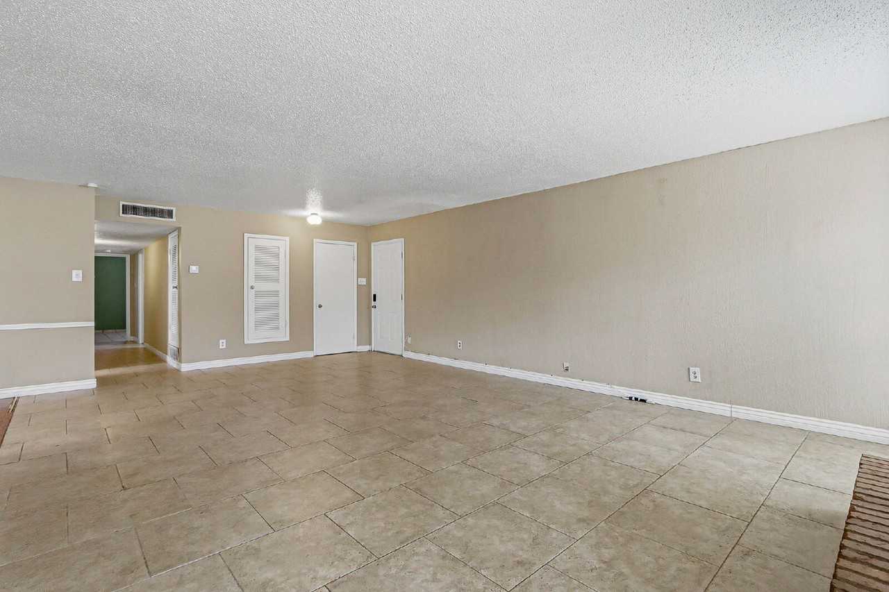 6613 Escondido Dr #B - Photo 6 of 29