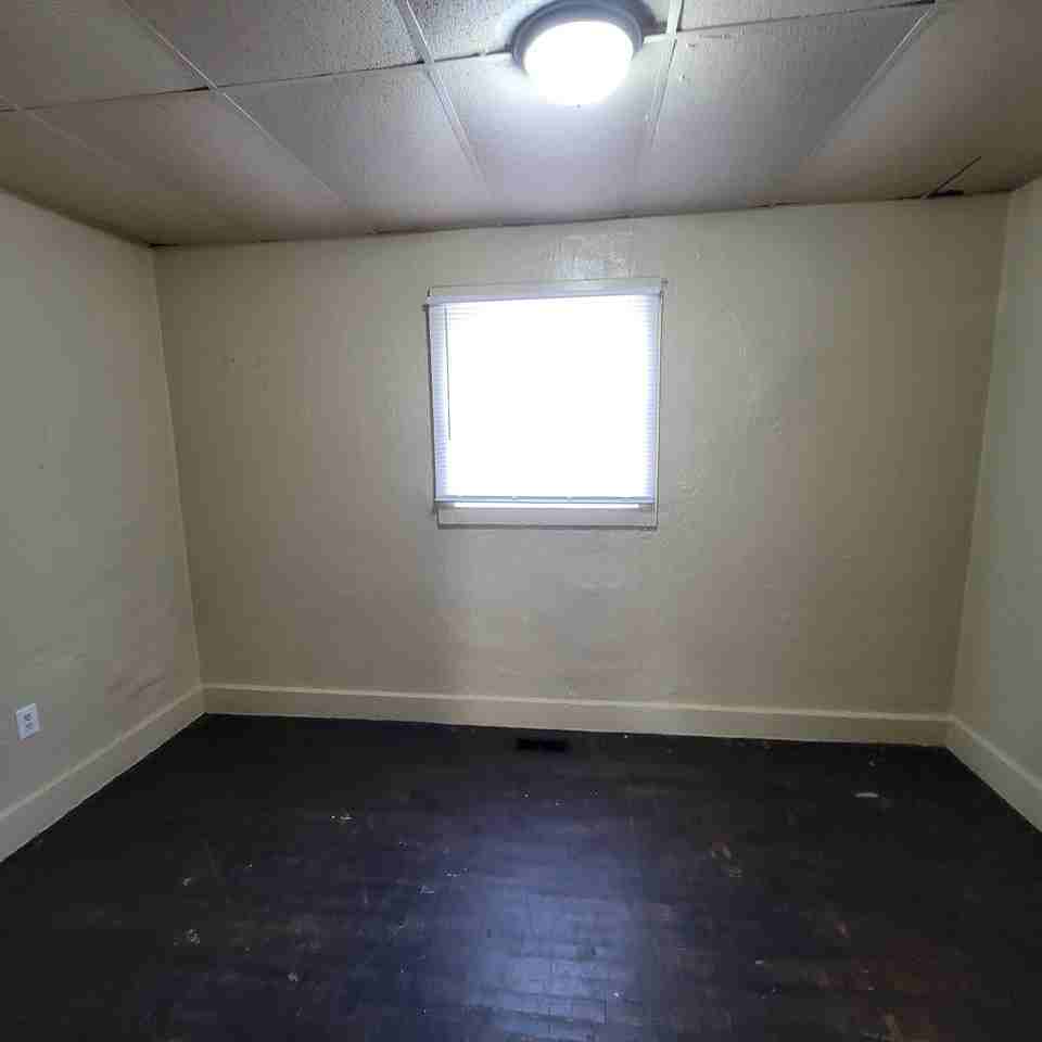 225 Trowbridge St - Photo 2 of 4