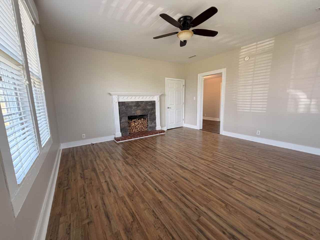 1316 Broad St - Photo 4 of 15