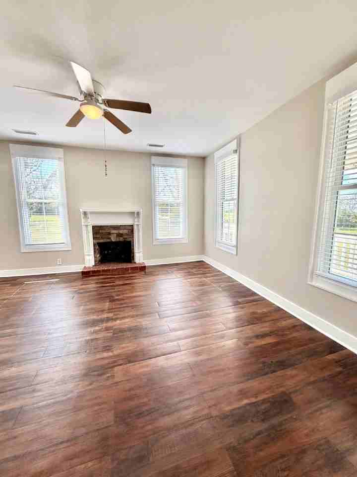 1316 Broad St - Photo 5 of 15