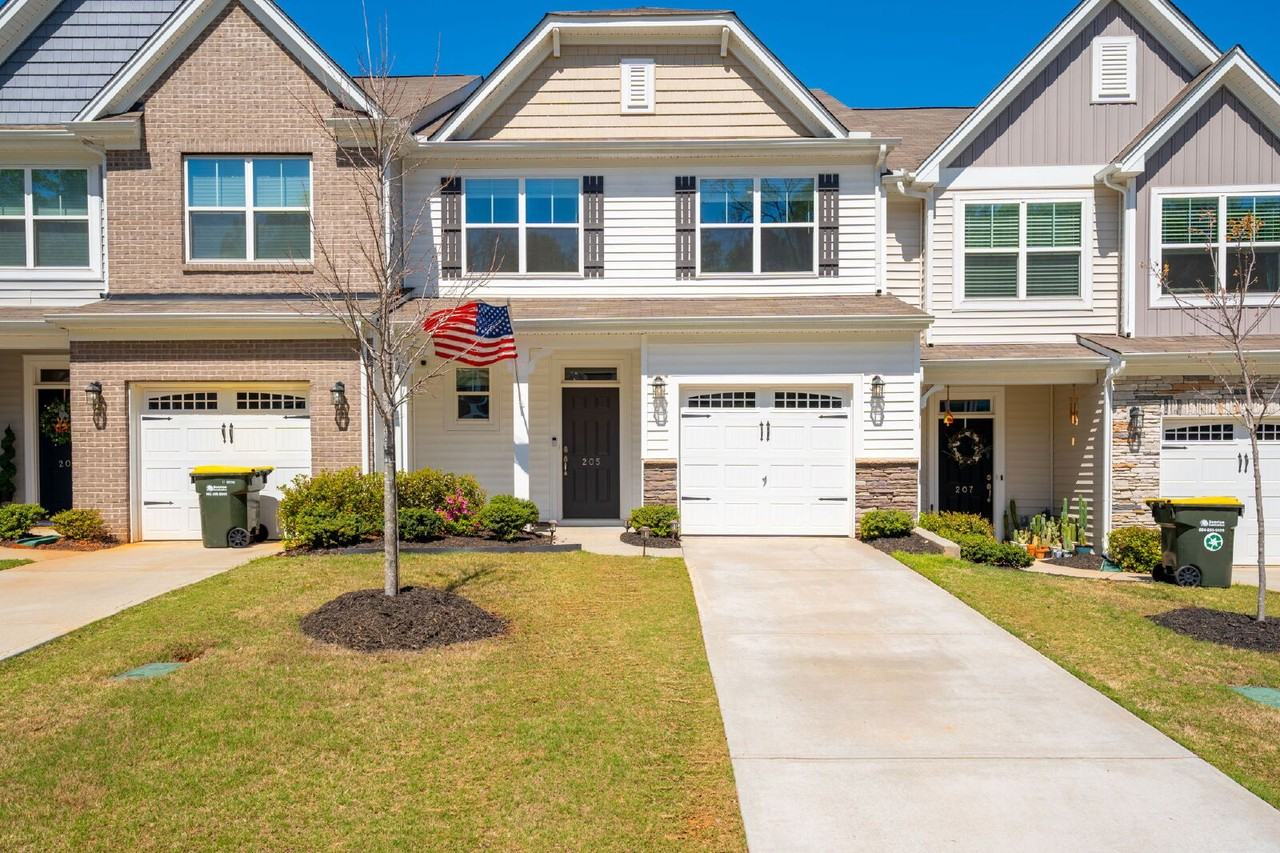 205 Brochaill Ct - Photo 2 of 32