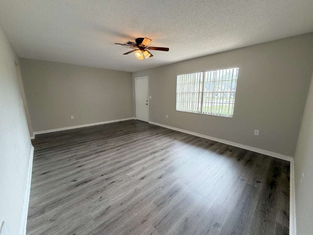 2032 Haulover Ave - Photo 2 of 18