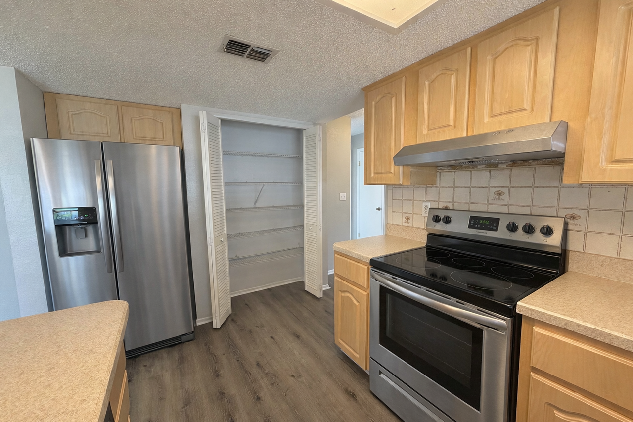 2032 Haulover Ave - Photo 6 of 18