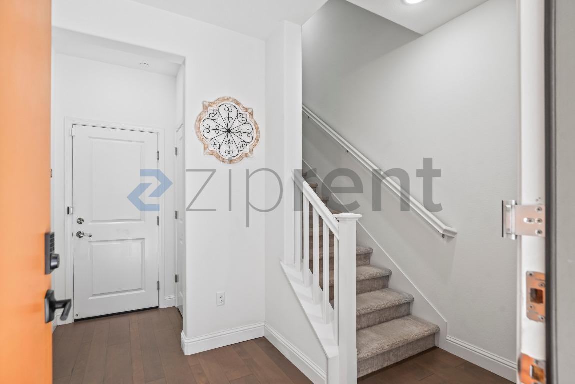 3412 Element Way - Photo 4 of 30