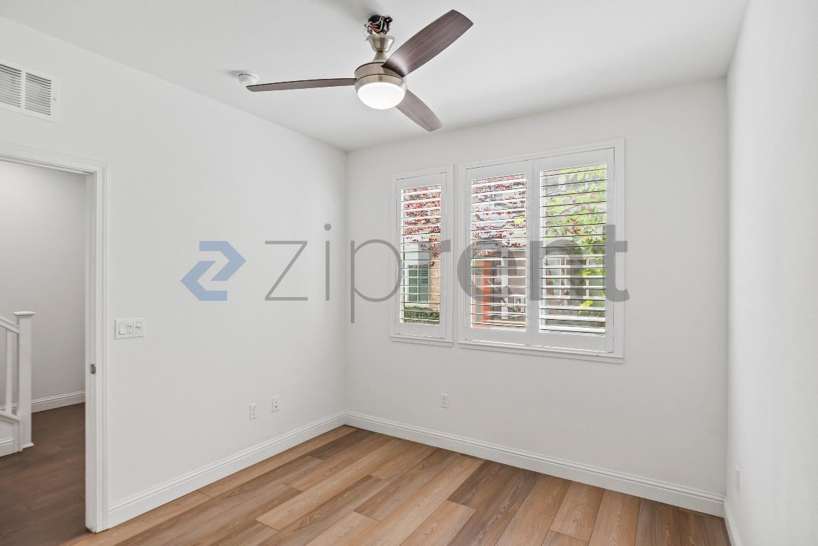 3412 Element Way - Photo 5 of 30