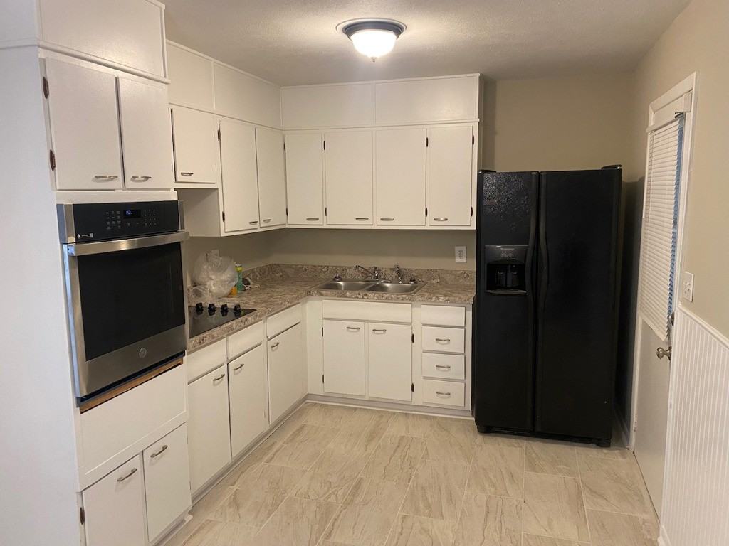 394 Queen Aliese Ln - Photo 2 of 9