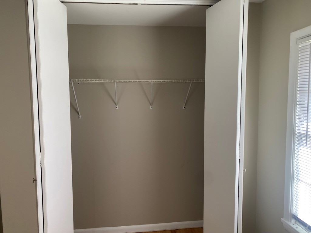 394 Queen Aliese Ln - Photo 4 of 9