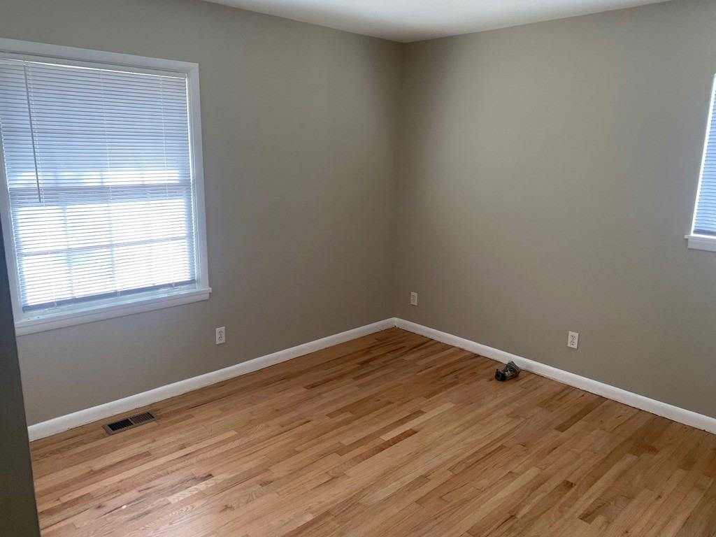 394 Queen Aliese Ln - Photo 7 of 9