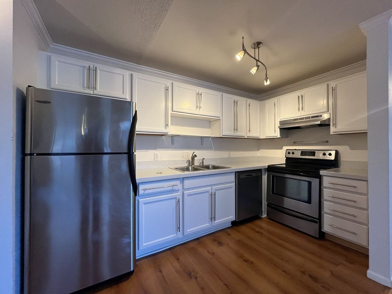 2159 Ne Weidler St - Photo 5 of 28