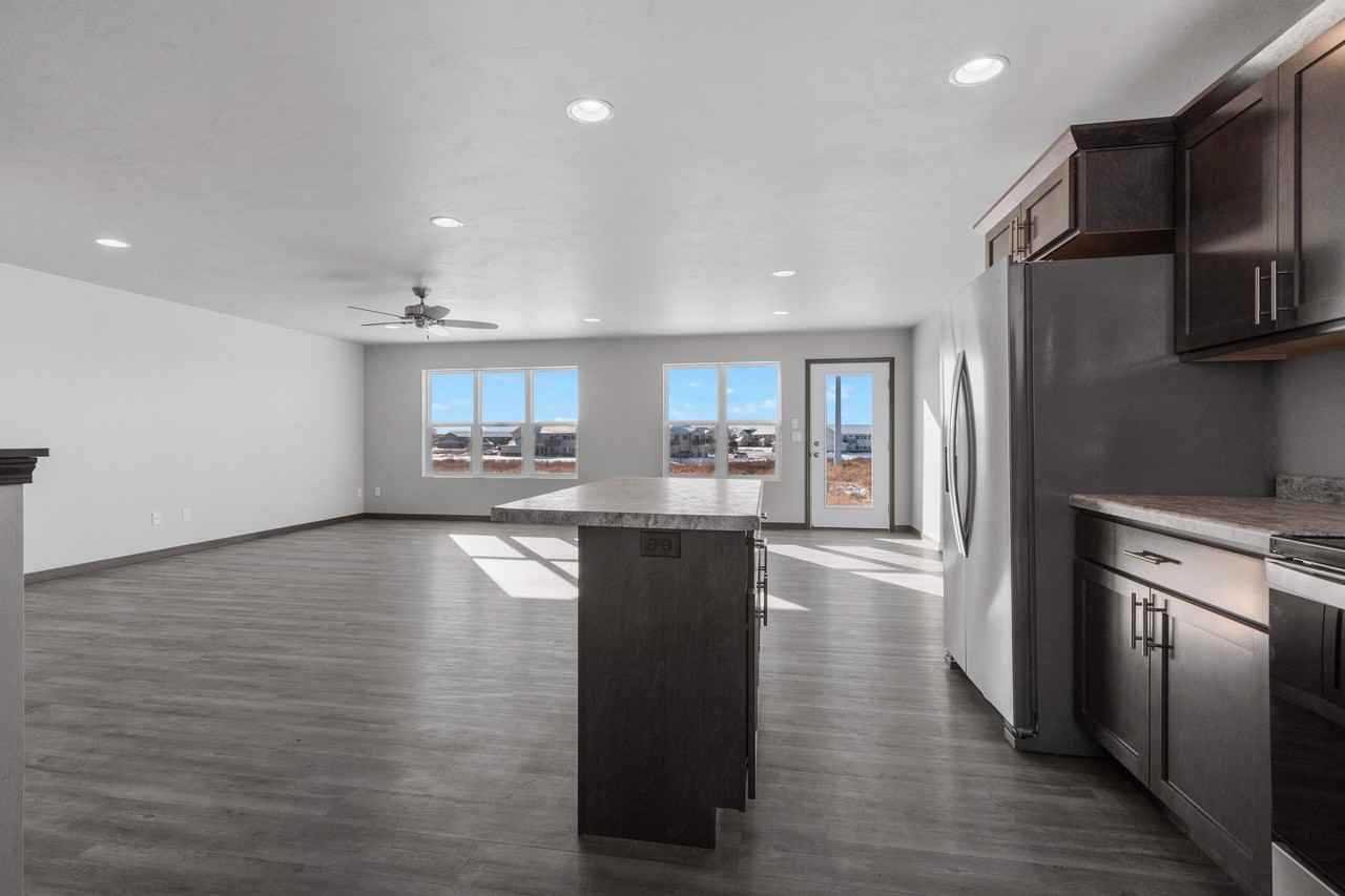 3725 E Rubyred Dr #1 - Photo 3 of 18
