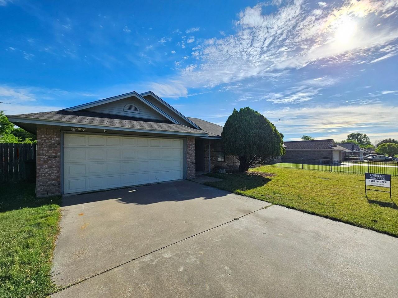 1507 Nina Dr - Photo 2 of 28