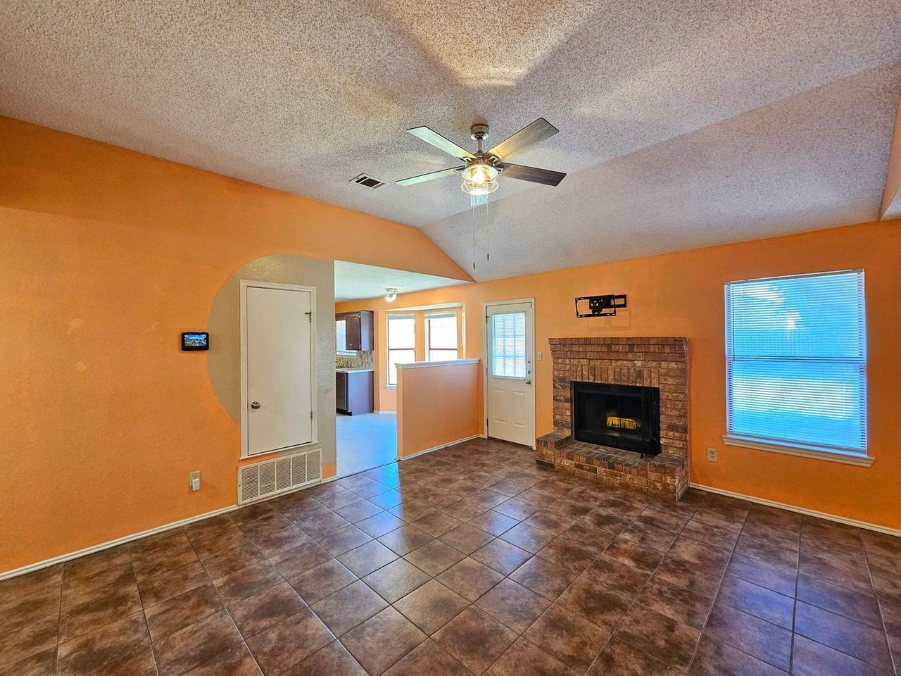 1507 Nina Dr - Photo 7 of 28