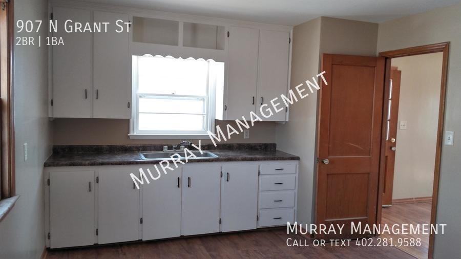 907 N Grant St - Photo 7 of 24