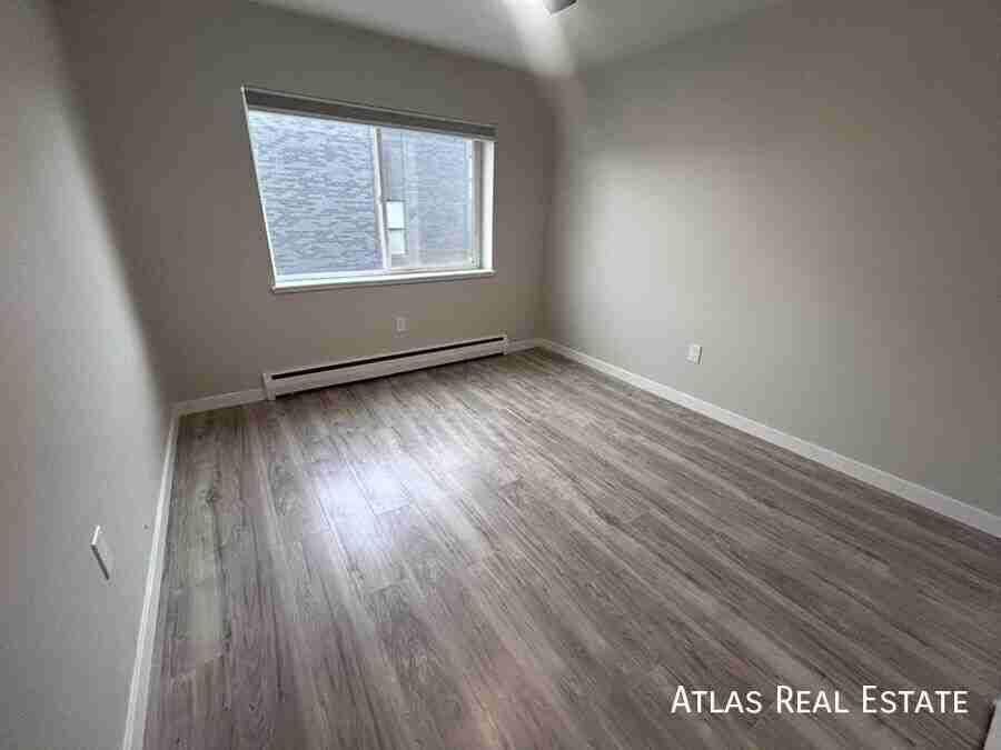 551 S Fairfax Street - Photo 2 of 35