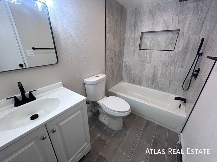 551 S Fairfax Street - Photo 3 of 35