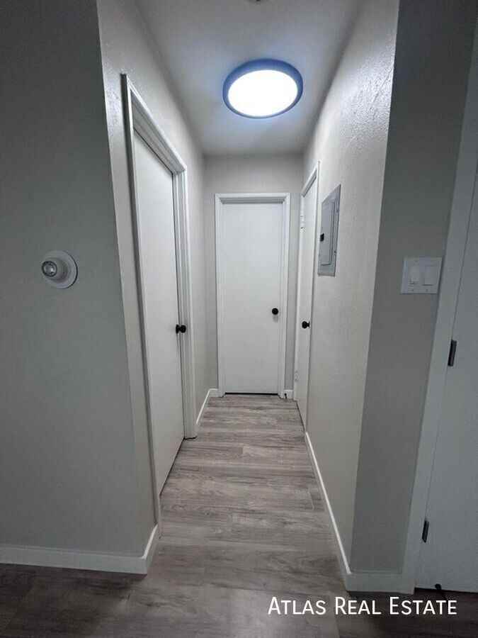 551 S Fairfax Street - Photo 4 of 35