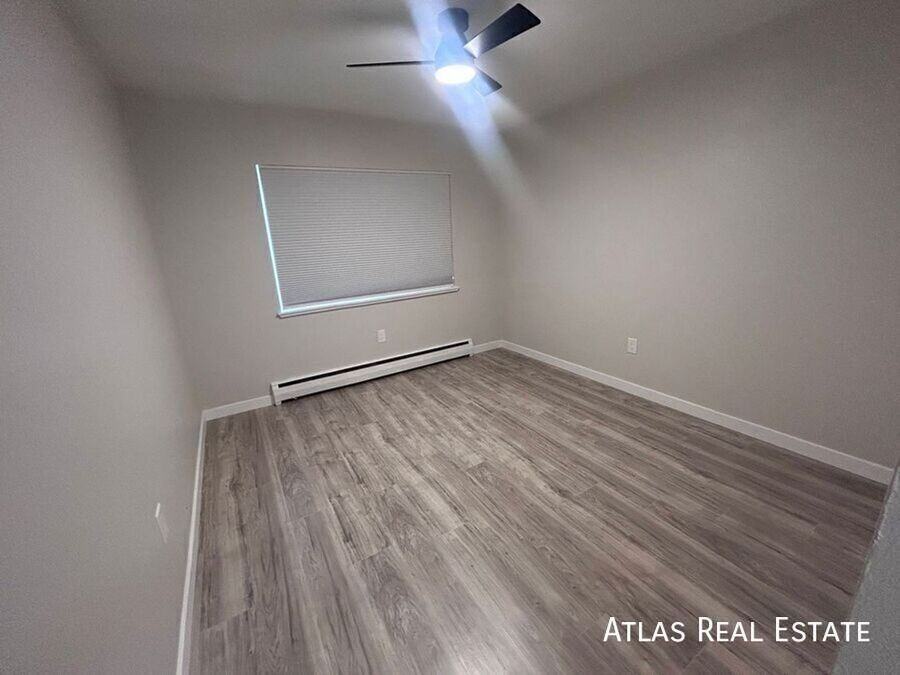551 S Fairfax Street - Photo 6 of 35