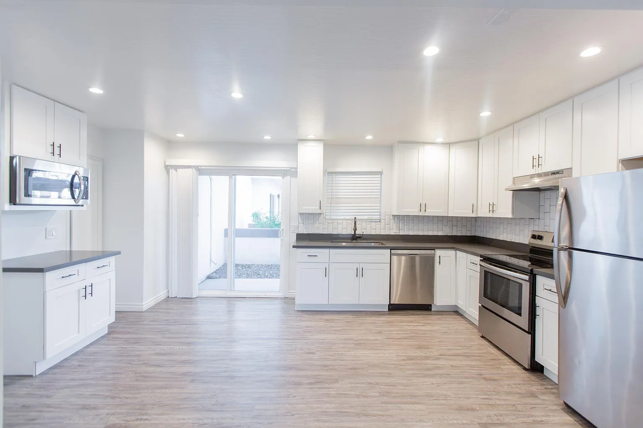 Villa 10 Apartments - Photo 2 of 23