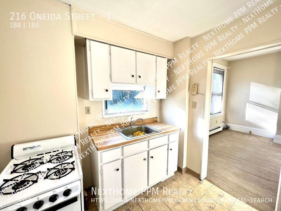 216 Oneida St #1 - Photo 5 of 14