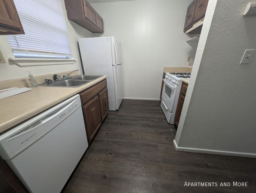 622 Mill St #B - Photo 4 of 11