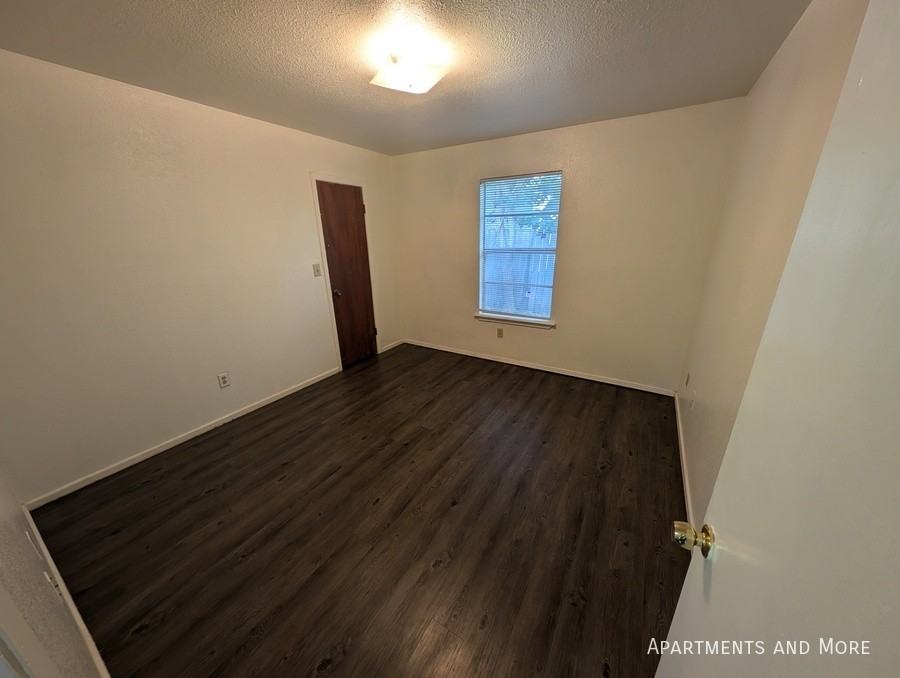 622 Mill St #B - Photo 6 of 11