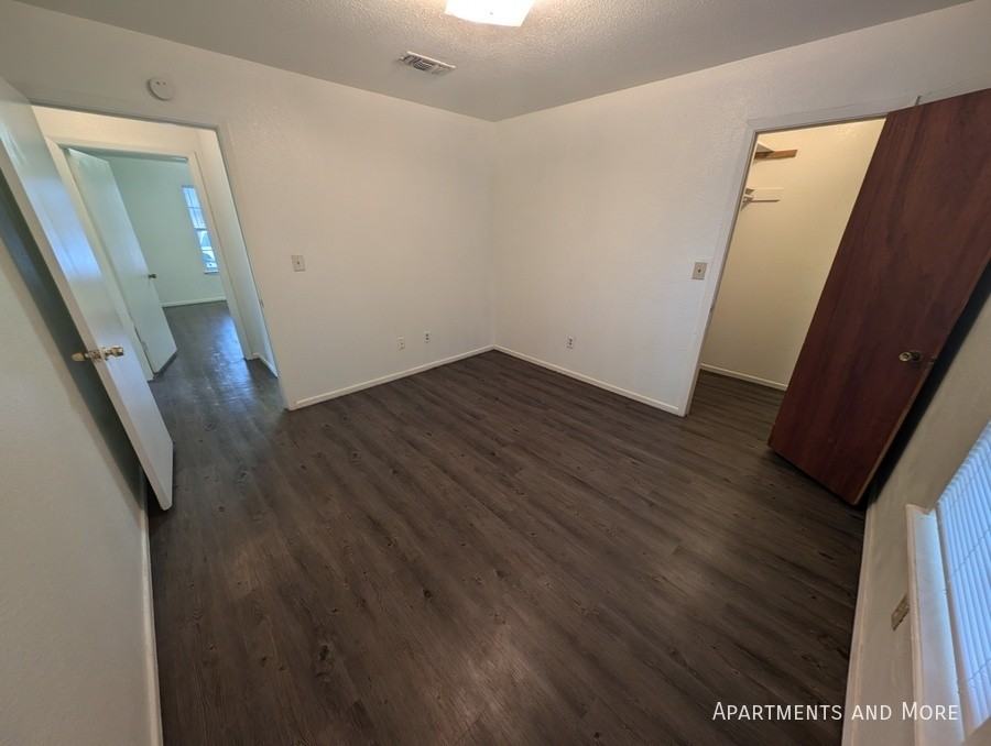 622 Mill St #B - Photo 7 of 11