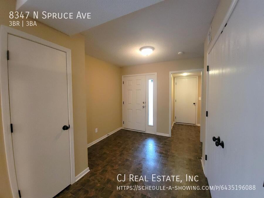 8347 N Spruce Ave - Photo 2 of 11