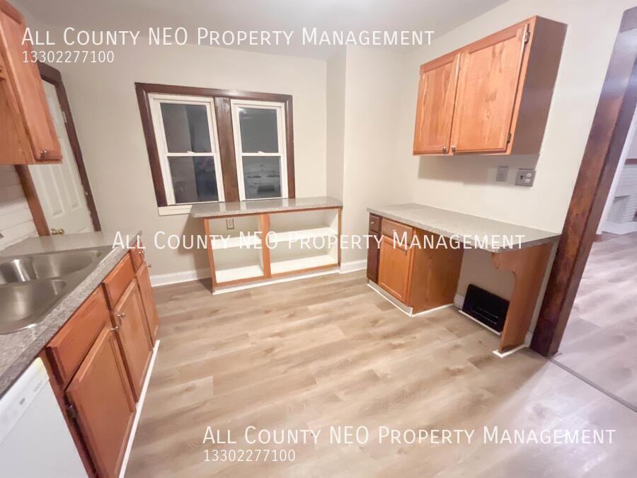 3733 W 128th St - Photo 3 of 21