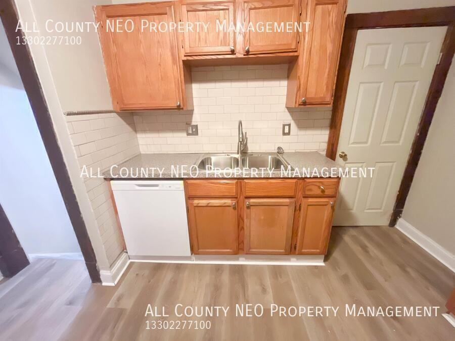 3733 W 128th St - Photo 4 of 21