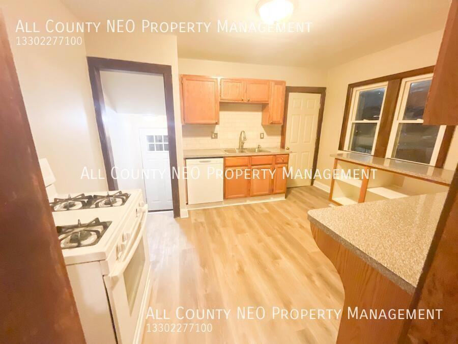 3733 W 128th St - Photo 5 of 21