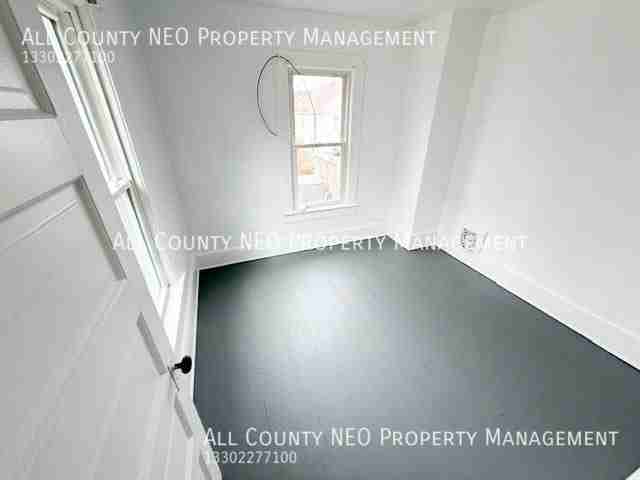 518 Rentschler St - Photo 7 of 15