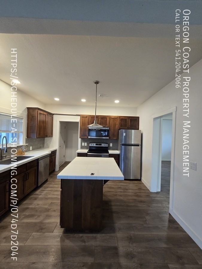 2519 6th St #2519 - Photo 3 of 21