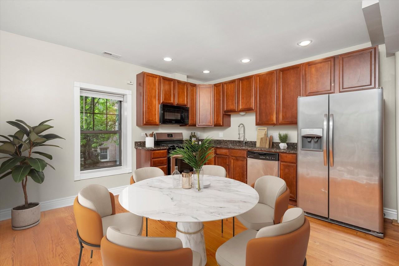 6300 N Rockwell St #B1 - Photo 2 of 27