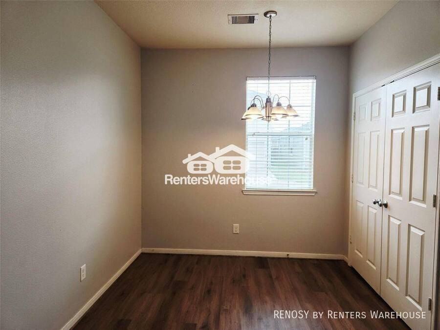 4075 Mossy Spring Ln - Photo 5 of 20