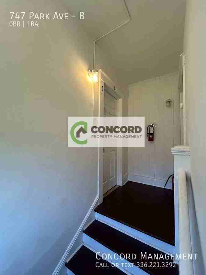 747 Park Ave #B - Photo 5 of 15