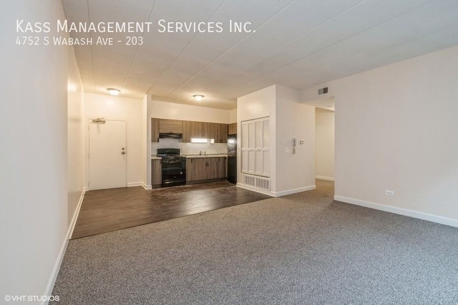 4752 S Wabash Ave #203 - Photo 2 of 10