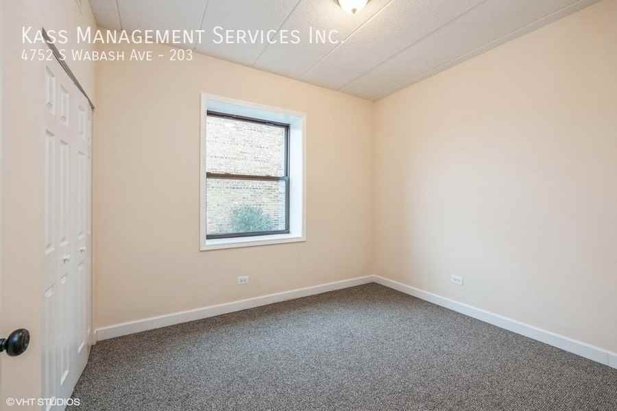 4752 S Wabash Ave #203 - Photo 4 of 10