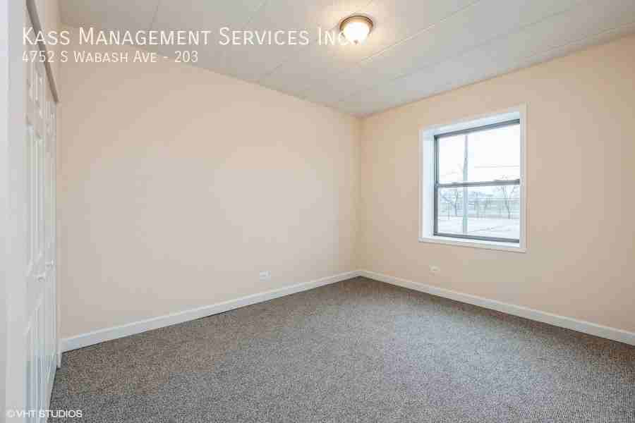 4752 S Wabash Ave #203 - Photo 6 of 10