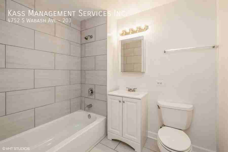 4752 S Wabash Ave #203 - Photo 7 of 10