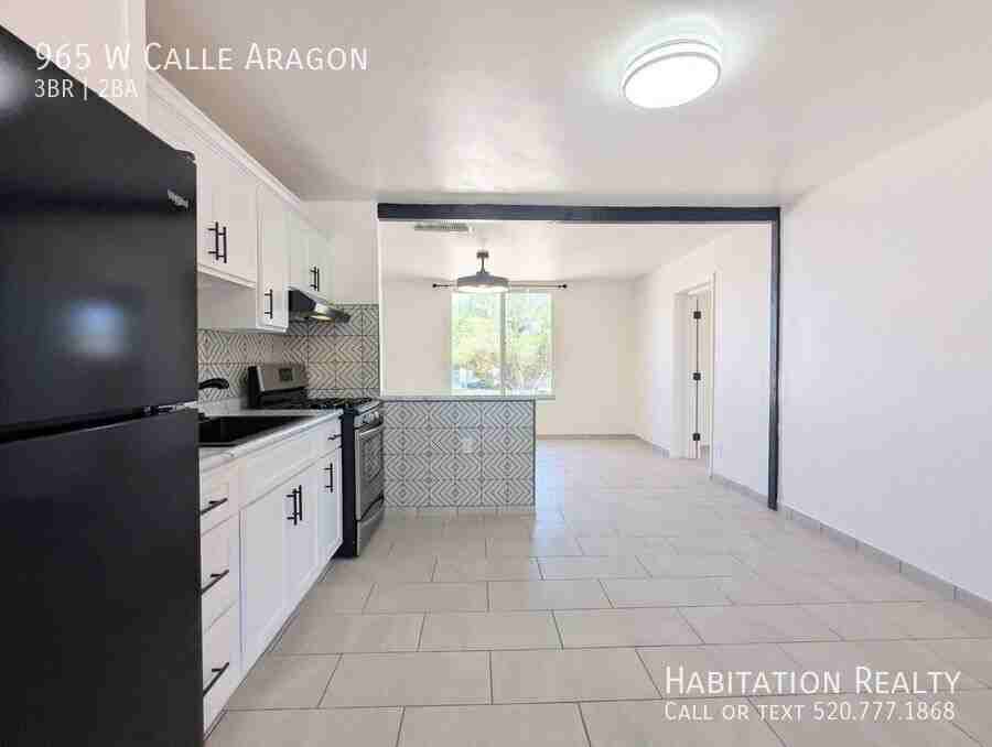 965 W Calle Aragon - Photo 3 of 21