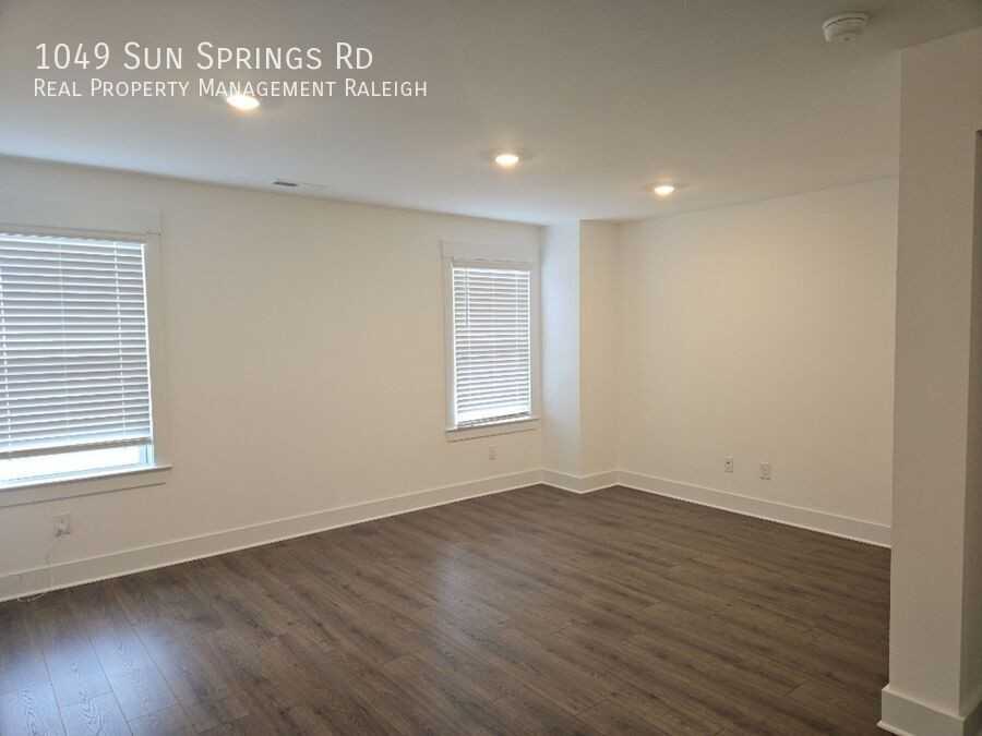 1049 Sun Springs Rd - Photo 6 of 28