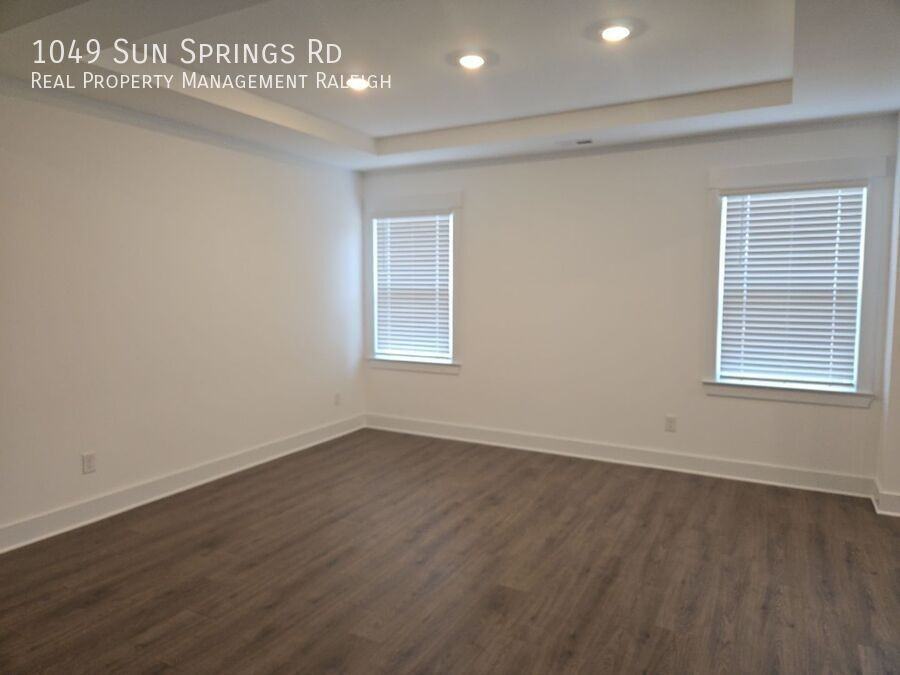 1049 Sun Springs Rd - Photo 7 of 28