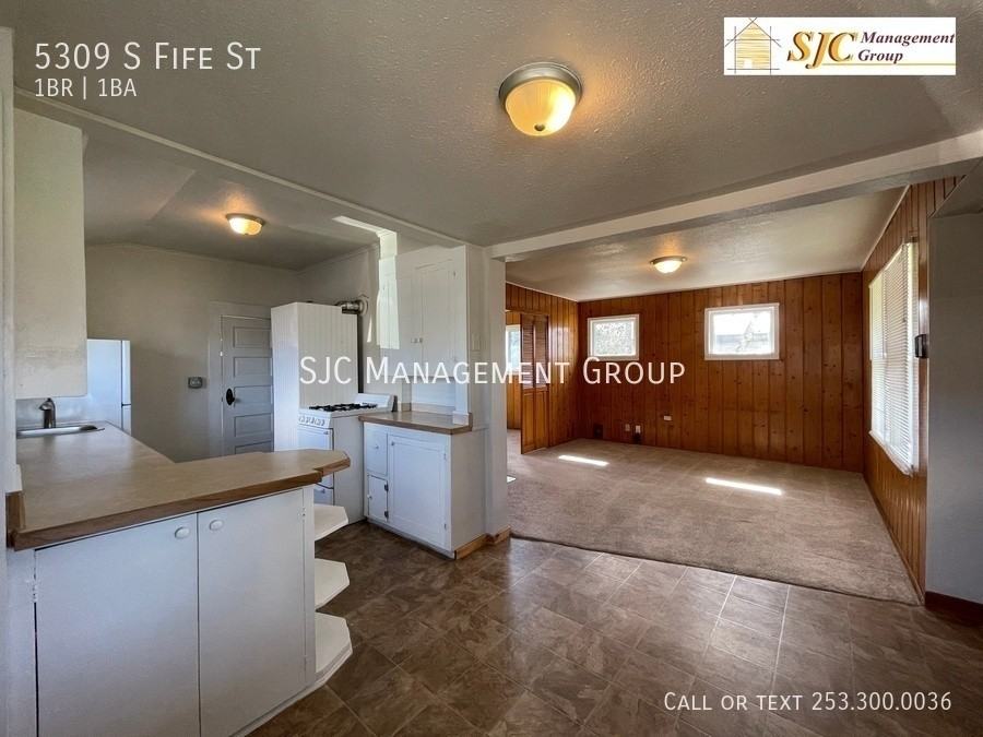 5309 S Fife St - Photo 5 of 11