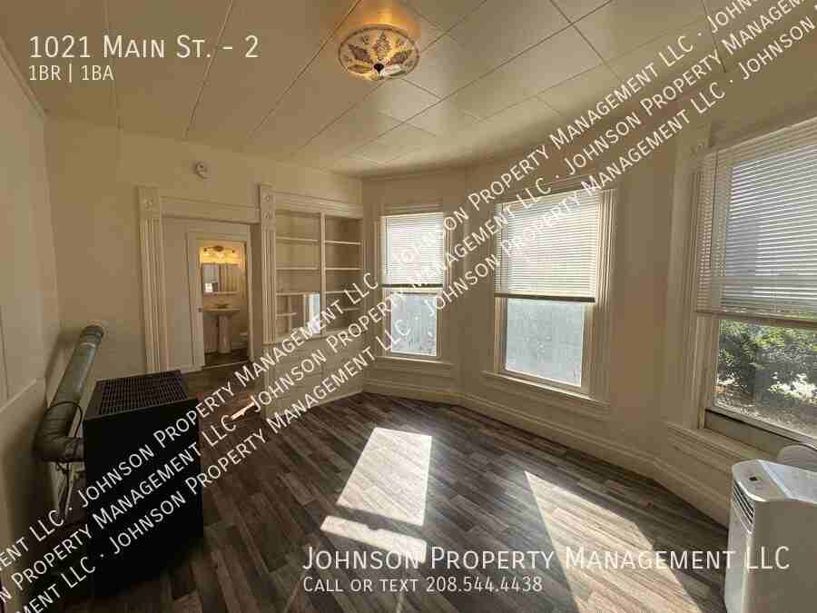 1021 Main St #2 - Photo 6 of 12