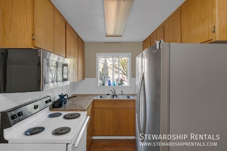 1827 Harris St #216 - Photo 3 of 10