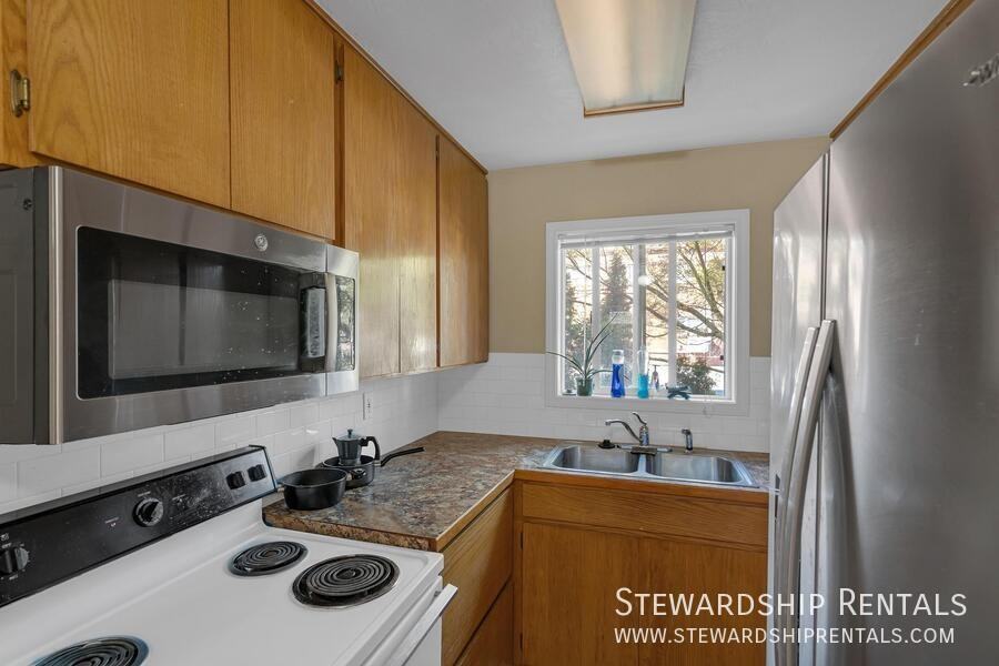 1827 Harris St #216 - Photo 4 of 10