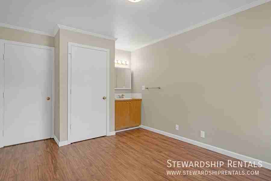 1827 Harris St #216 - Photo 5 of 10
