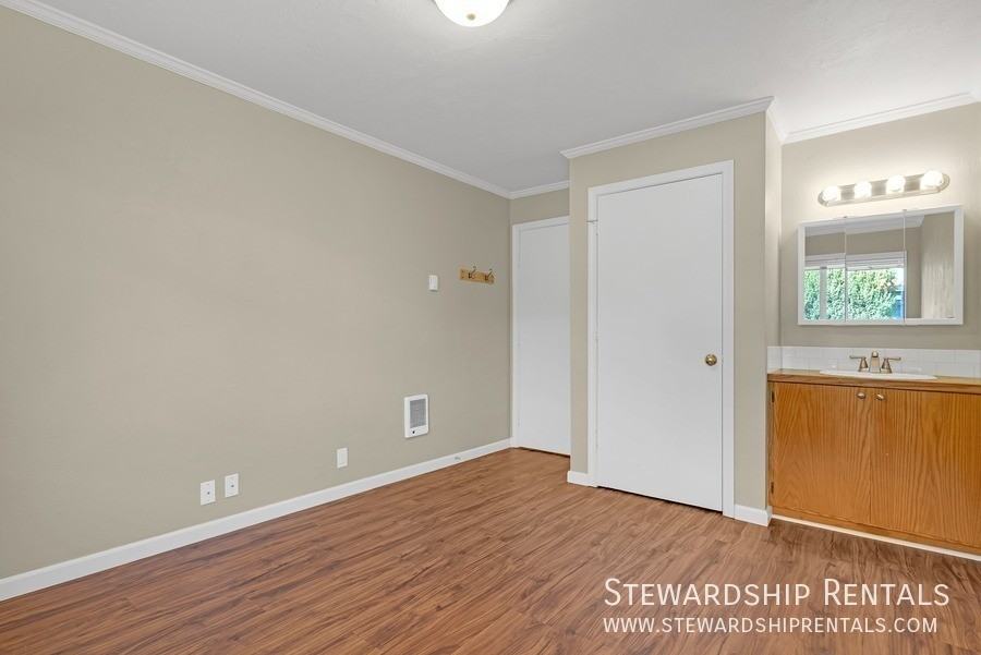 1827 Harris St #216 - Photo 6 of 10